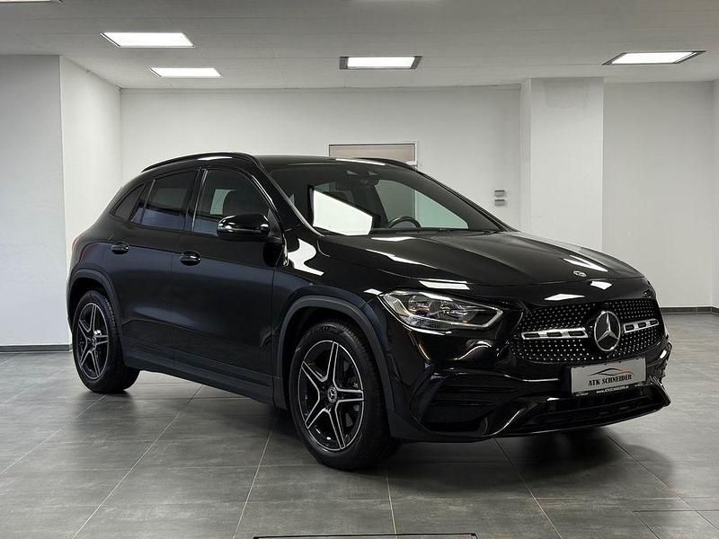 Schwarz Gebraucht 2022 Mercedes GLA200 AMG SUV | 26.999 € (Guter Preis) - Bild 1/4