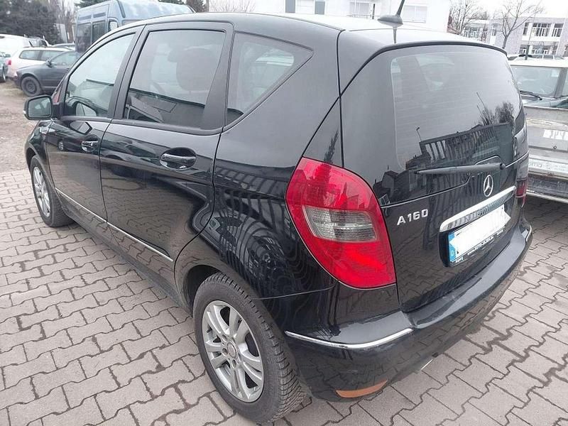 Gebraucht Mercedes A160 Avantgarde 95 PS (69 kW) 2010 Schwarz Kleinwagen