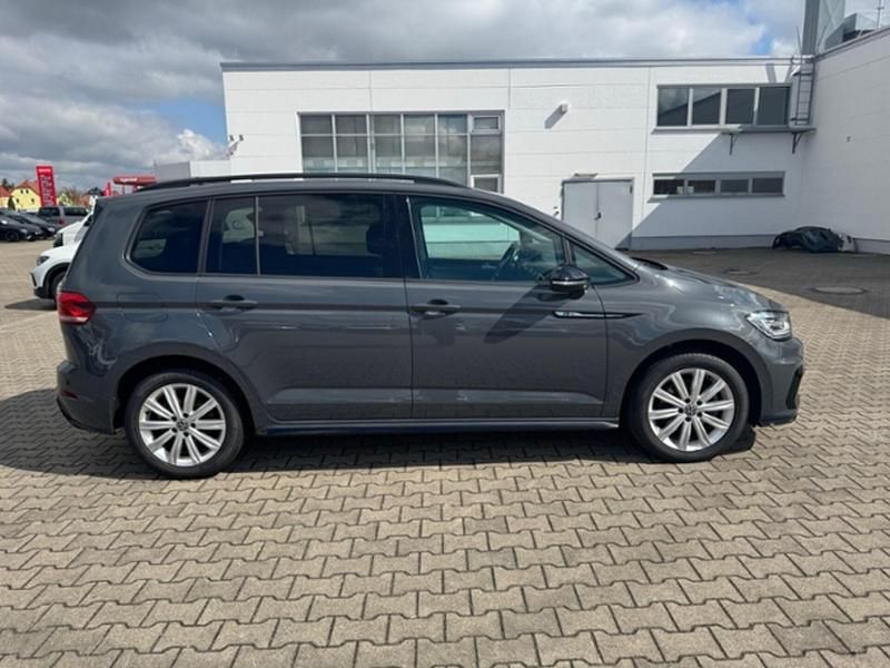 Gebraucht VW Touran Highline 150 PS (110 kW) 2022 Van / Kleinbus