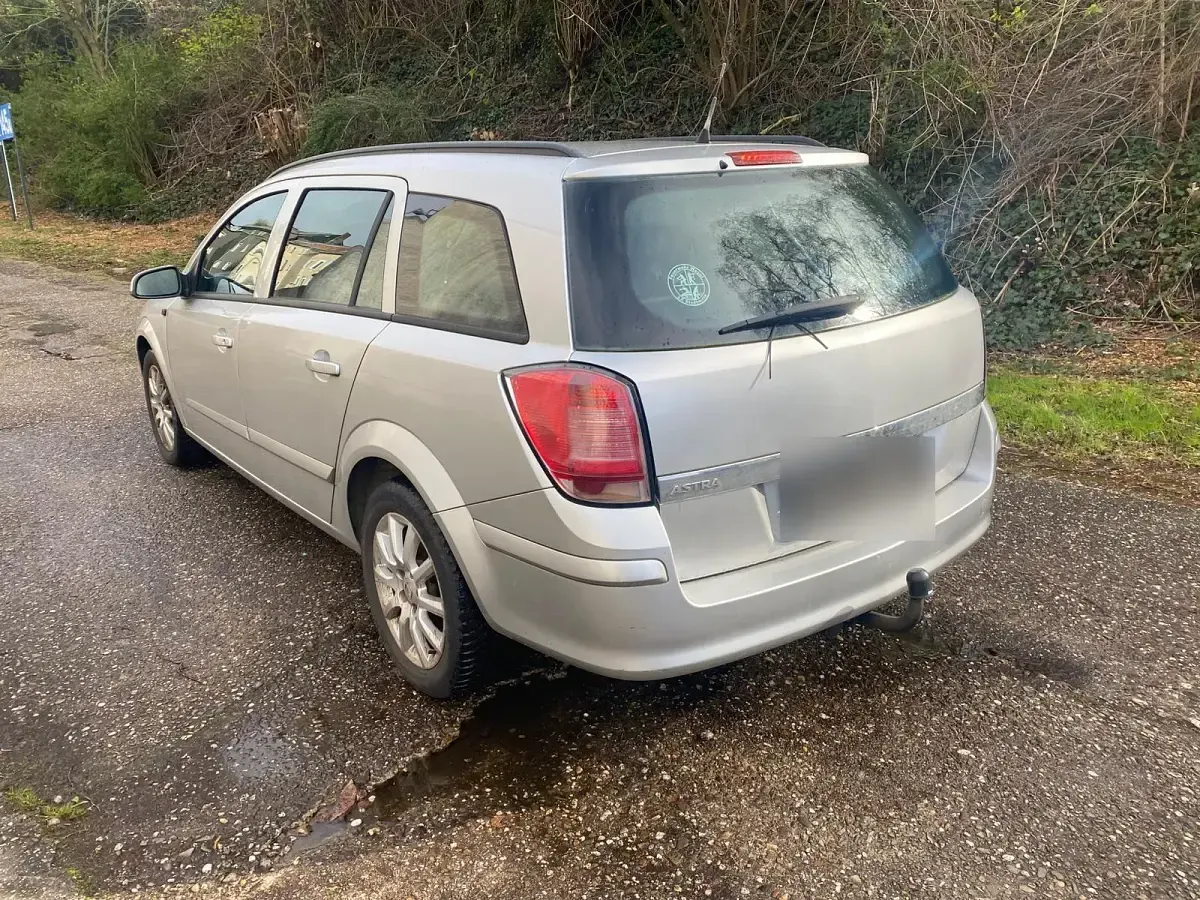 Gebraucht Opel Astra 90 PS (66 kW) 2007 Silber Kombi