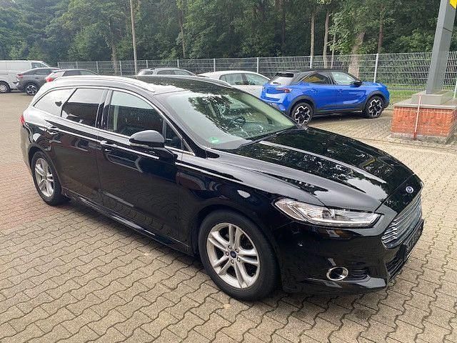 Gebraucht Ford Mondeo Titanium 165 PS (121 kW) 2018 Schwarz Limousine