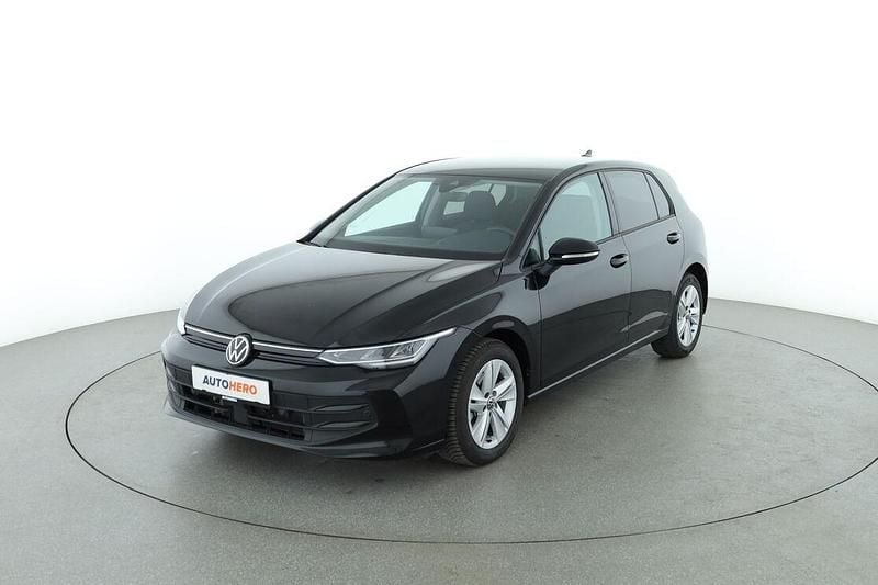 Schwarz Gebraucht 2024 VW Golf VIII Life Limousine | 26.420 € (Fairer Preis) - Bild 1/3