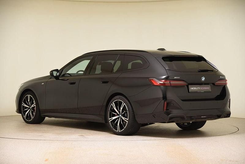 Gebraucht BMW 540 M Sport 286 PS (210 kW) 2025 Schwarz Kombi