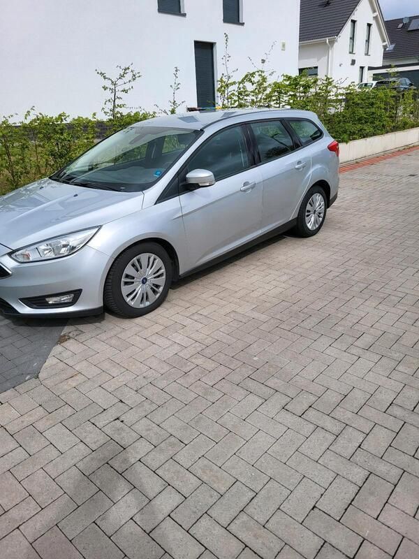 Silber Gebraucht 2016 Ford Focus Business Edition Kombi | 7.500 € (Fairer Preis) - Bild 1/4