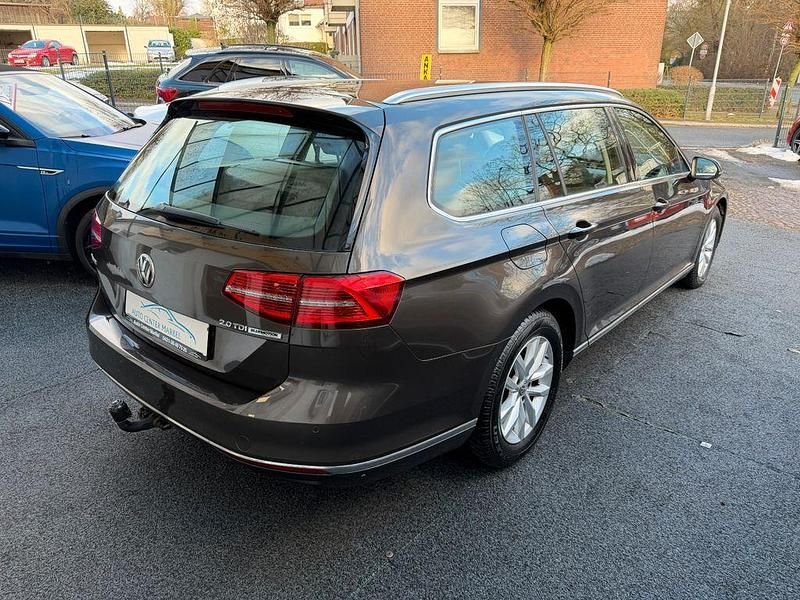 Gebraucht VW Passat Highline 150 PS (110 kW) 2015 Braun Kombi