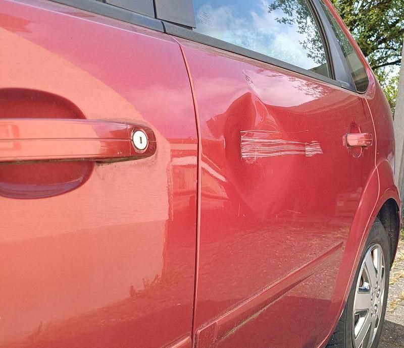 Gebraucht Ford Focus 101 PS (74 kW) 2008 Rot Limousine