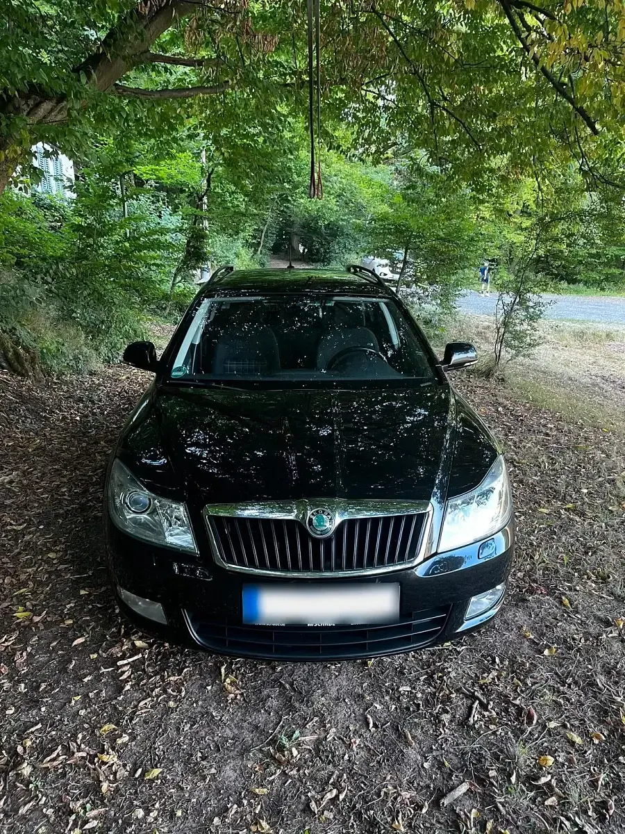 Gebraucht Skoda Octavia 122 PS (89 kW) 2012 Schwarz Kombi