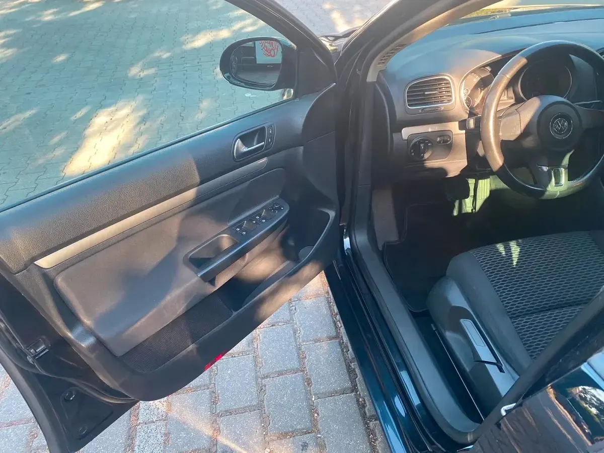 Gebraucht VW Golf VI 105 PS (77 kW) 2010 Schwarz Kombi