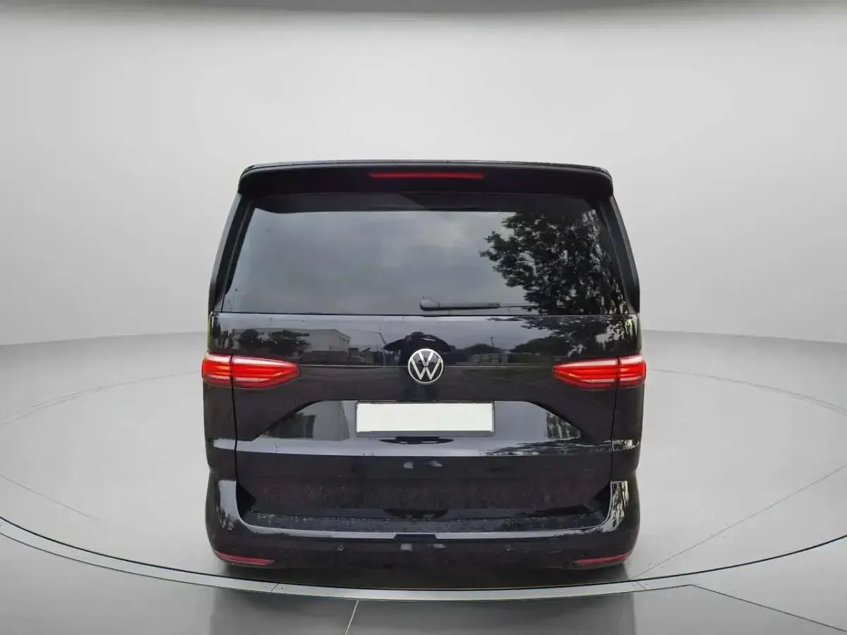 Gebraucht VW T7 150 PS (110 kW) 2024 Deep black perleffekt Van