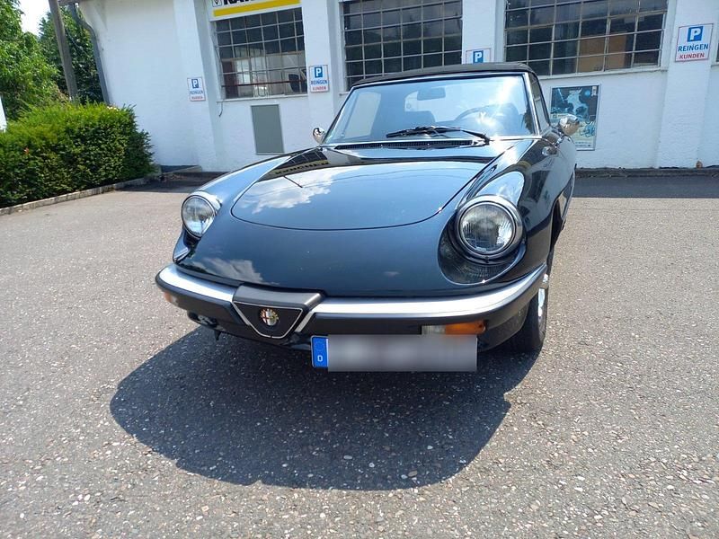 Schwarz Gebraucht 1989 Alfa Romeo Spider Cabrio | 12.200 € - Bild 1/4