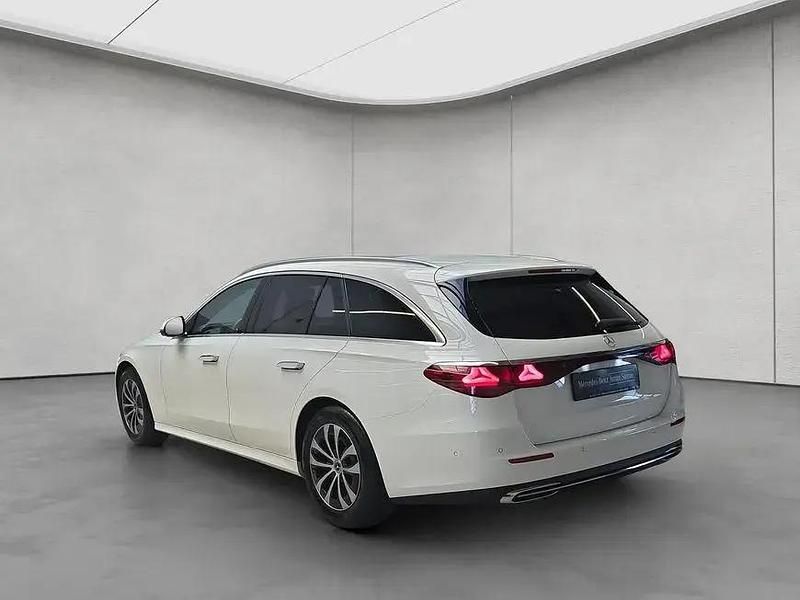 Usado Mercedes E200 Advanced Plus 204 CV (150 kW) 2025 Blanco Familiar