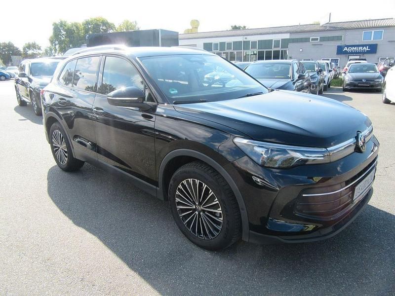 Gebraucht VW Tiguan Life 131 PS (96 kW) 2025 Schwarz SUV