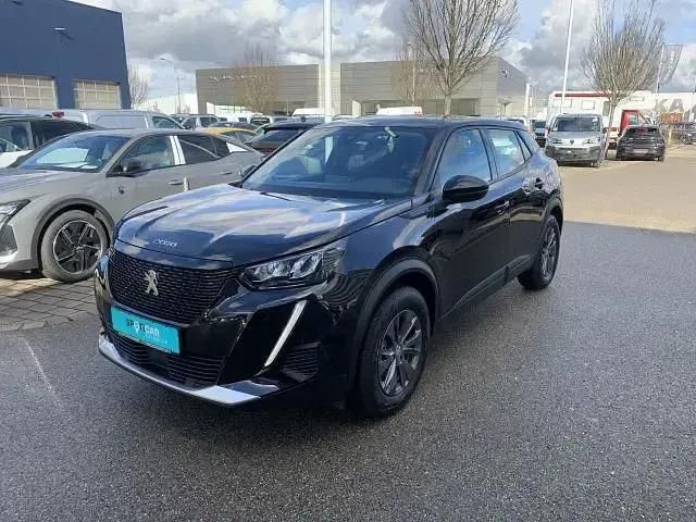 Gebraucht Peugeot e-2008 GT 100 kW (136 PS) 2022 Lackierung elixier rot/typ ver SUV
