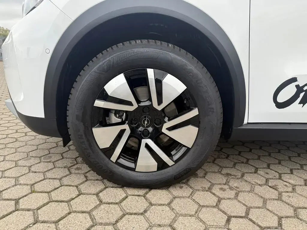 Neu Opel Frontera 145 PS (106 kW) 2026 Weiß SUV