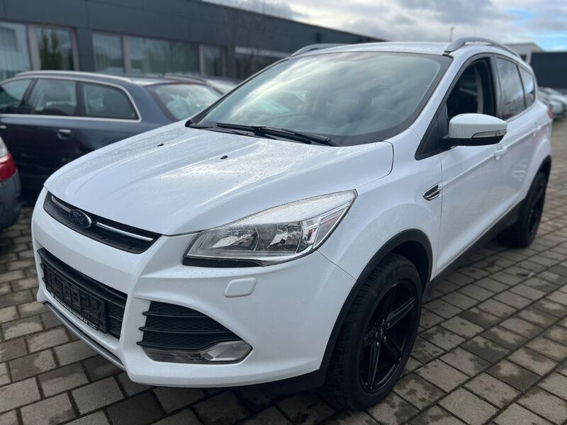 Gebraucht Ford Kuga Trend 150 PS (110 kW) 2015 Weiß SUV
