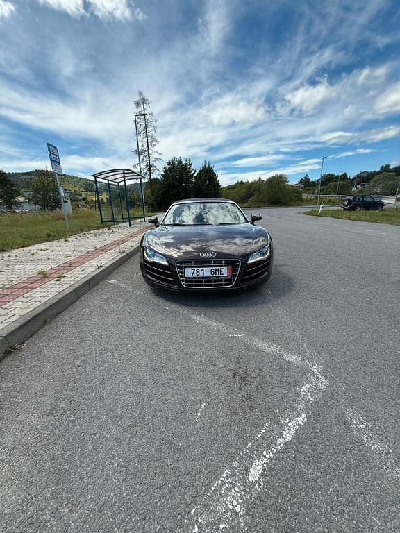 Braun Gebraucht 2012 Audi R8 Spyder Sport Cabrio | 66.666 € - Bild 1/4