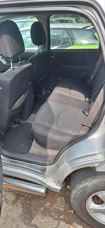 Gebraucht Mazda Tribute 150 PS (110 kW) 2006 Silber SUV