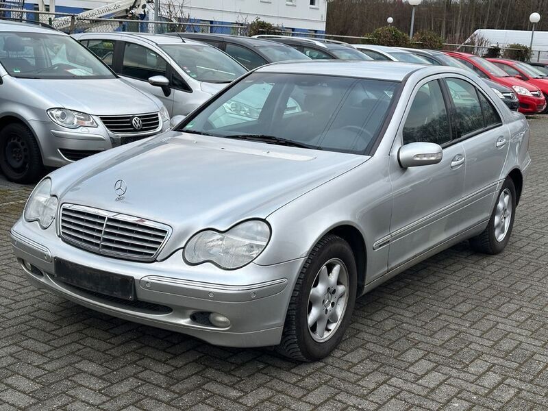 Silber Gebraucht 2001 Mercedes C180 Elegance Limousine | 3.800 € (Etwas zu teuer) - Bild 1/4