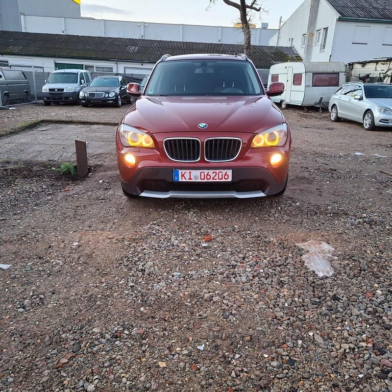 Rot Gebraucht 2012 BMW X1 Performance SUV | 8.500 € (Guter Preis) - Bild 1/4