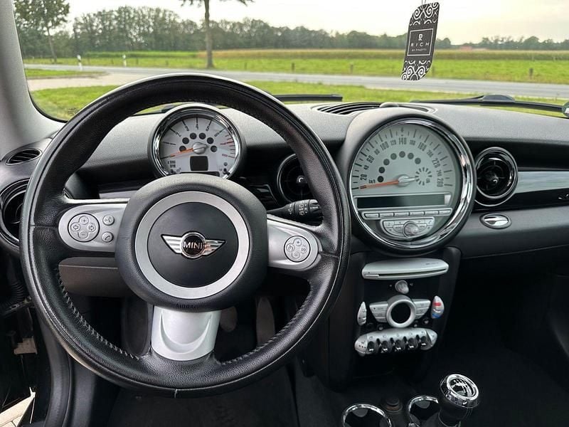 Gebraucht Mini ONE 95 PS (69 kW) 2010 Schwarz Kleinwagen