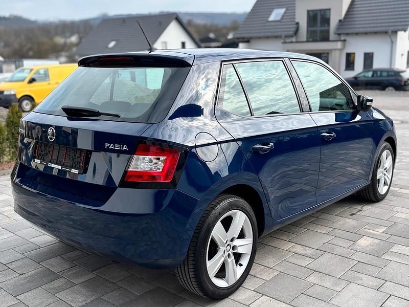Gebraucht Skoda Fabia Cool Plus 60 PS (44 kW) 2017 Blau Kleinwagen
