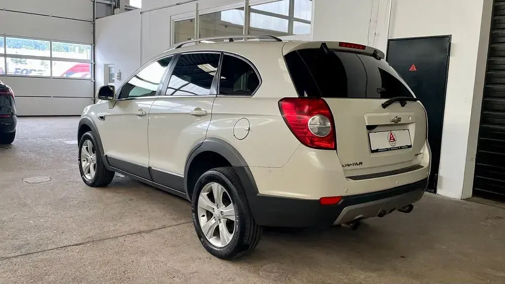 Gebraucht Chevrolet Captiva 163 PS (119 kW) 2012 Weiß SUV