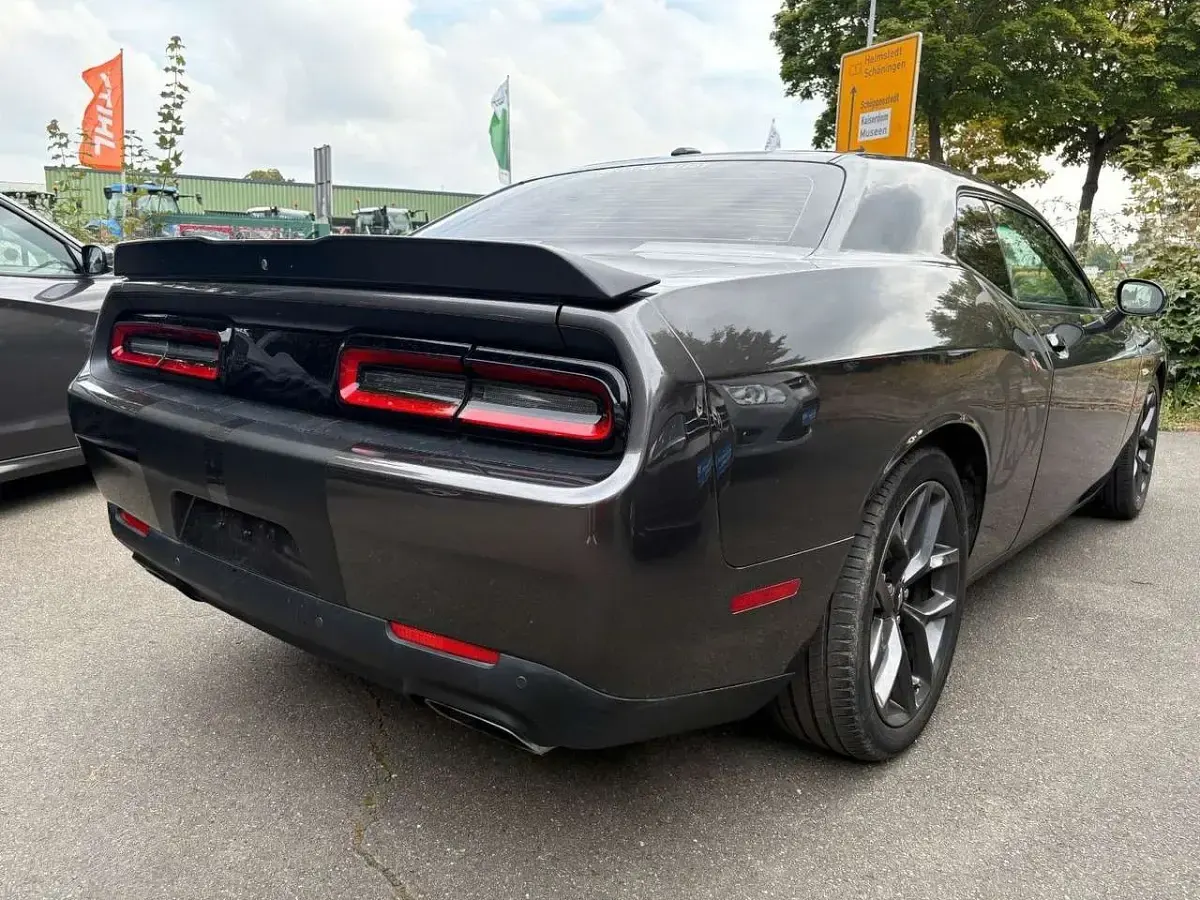 Używany Dodge Challenger 377 KM (277 kW) 2019 Szary Coupe