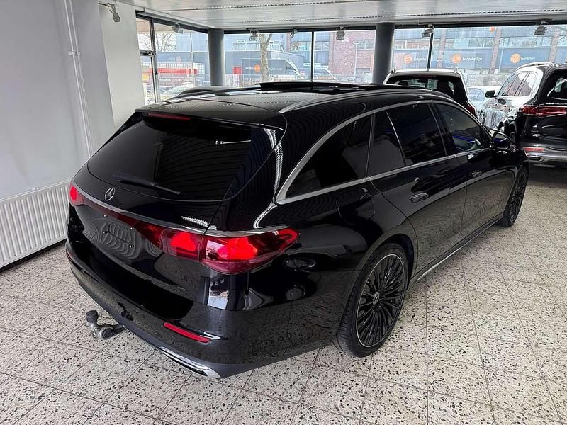 Gebraucht Mercedes E450 Premium 367 PS (269 kW) 2024 Obsidianschwarz metallic Kombi
