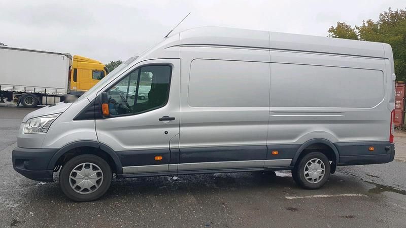 Gebraucht Ford Transit 135 PS (99 kW) 2017 Silber Van / Kleinbus