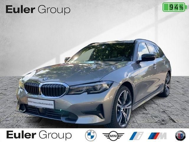 Grau Gebraucht 2022 BMW 330e Performance Kombi | 32.349 € (Fairer Preis) - Bild 1/4