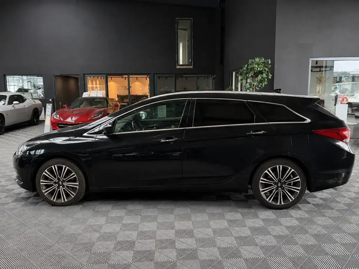 Gebraucht Hyundai i40 Premium 141 PS (103 kW) 2017 Schwarz Limousine
