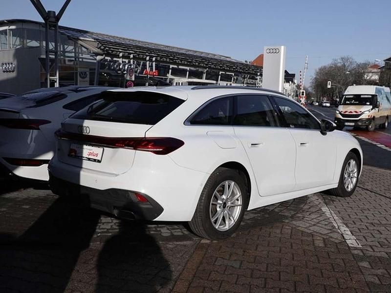 Gebraucht Audi A5 Sport 204 PS (150 kW) 2025 Gletscherweiß metallic Coupé