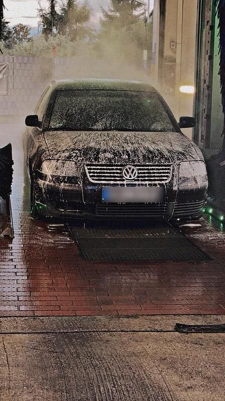 Schwarz Gebraucht 2003 VW Passat Limousine | 400 € (Superpreis) - Bild 1/4