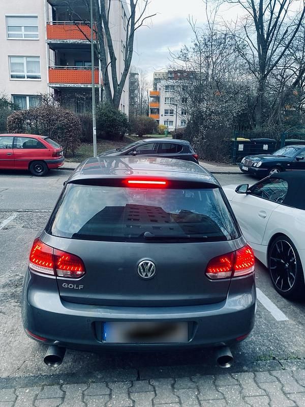 Gebraucht VW Golf VI 102 PS (75 kW) 2009 Grau Kleinwagen