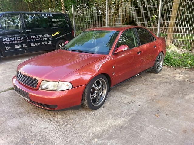 Orange metallic Gebraucht 1995 Audi A4 Limousine | 950 € - Bild 1/4