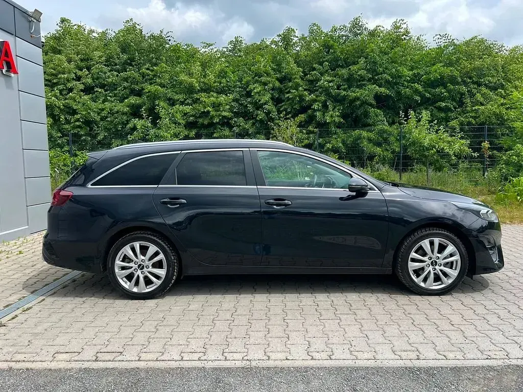 Gebraucht Kia Ceed Sportswagon Platinum 105 PS (77 kW) 2023 Schwarz Kombi
