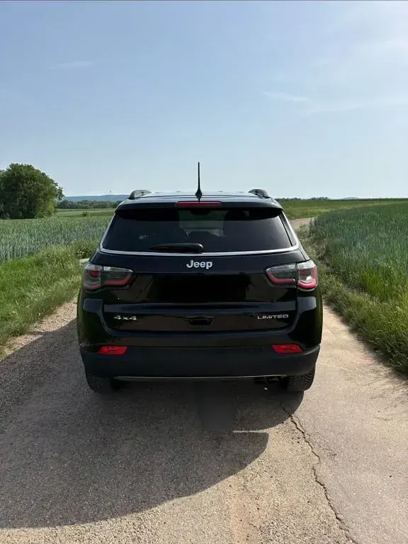 Gebraucht Jeep Compass Limited 170 PS (125 kW) 2018 Schwarz SUV