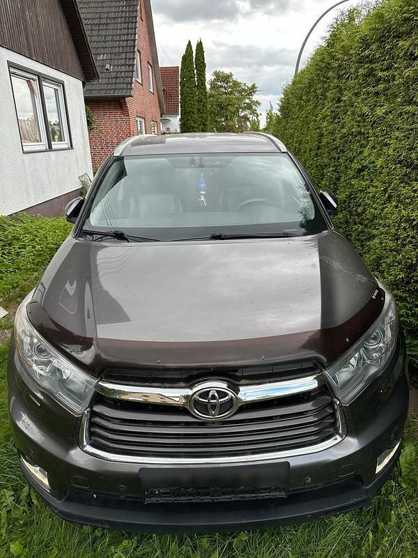 Grau Gebraucht 2014 Toyota Highlander SUV | 29.999 € - Bild 1/4