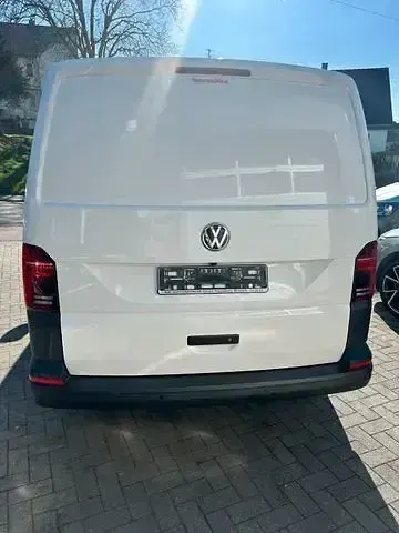 Usata VW Transporter 150 CV (110 kW) 2023 Andere Furgone