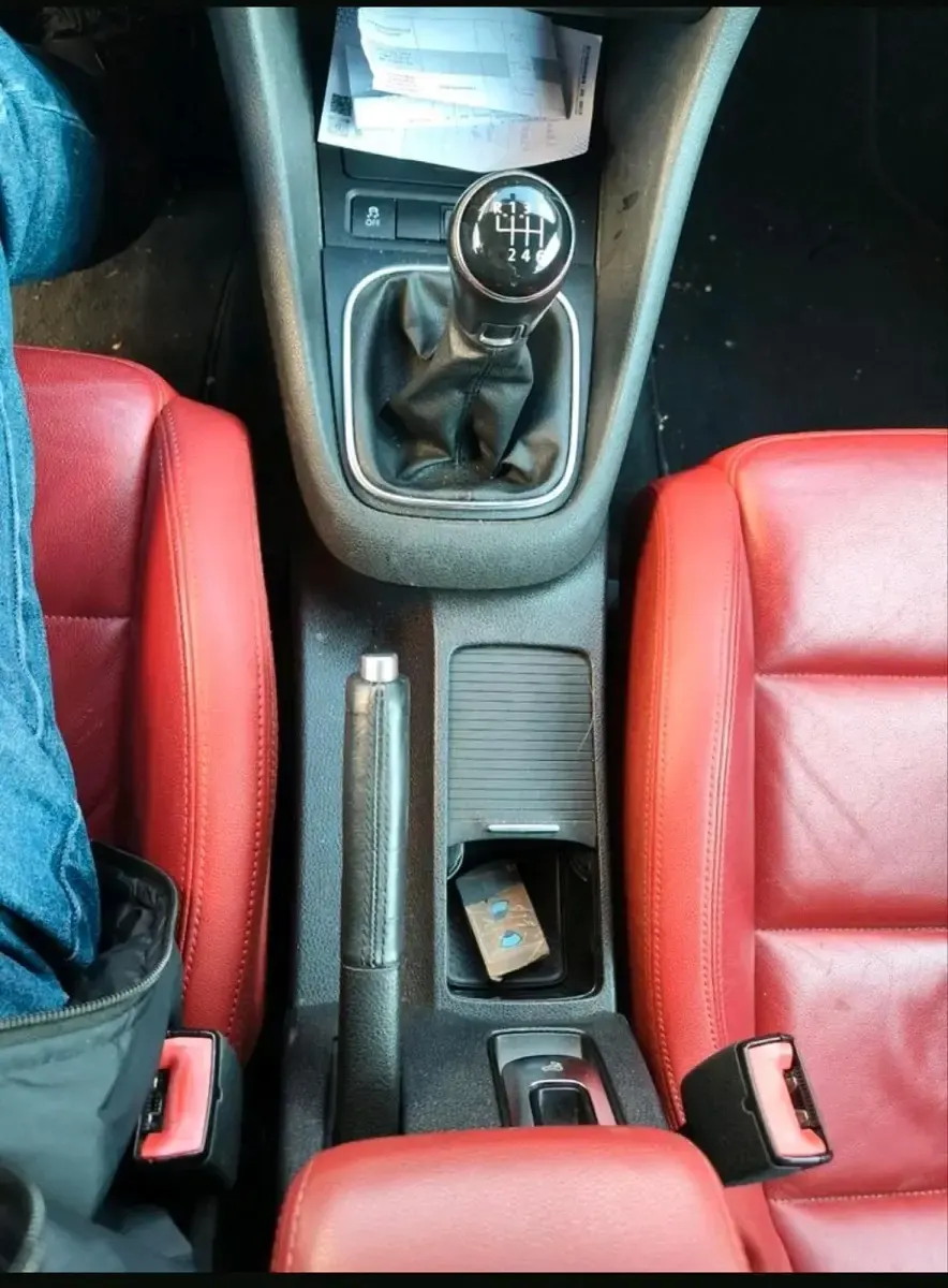 Gebraucht VW Golf Cabriolet Life 140 PS (102 kW) 2013 Grau Cabrio