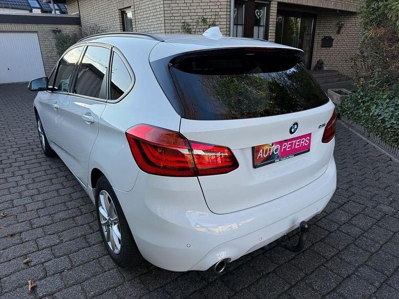 Gebraucht BMW 218 Active Tourer Advantage 140 PS (102 kW) 2019 Weiß Van / Kleinbus