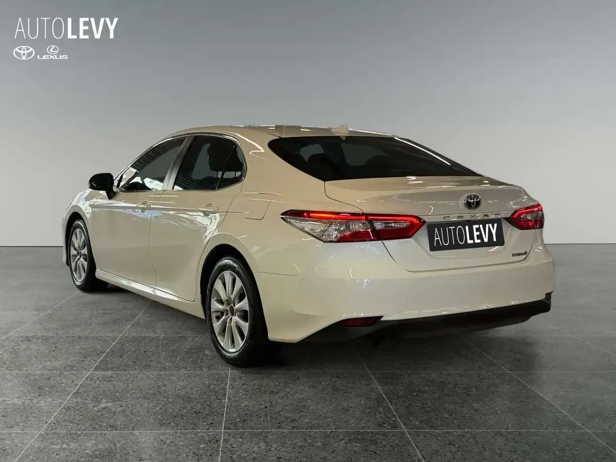 Gebraucht Toyota Camry 218 PS (160 kW) 2019 Super white 2 Limousine