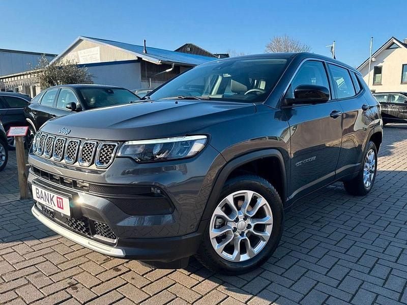 Grau Gebraucht 2024 Jeep Compass Altitude SUV | 23.490 € (Superpreis) - Bild 1/4