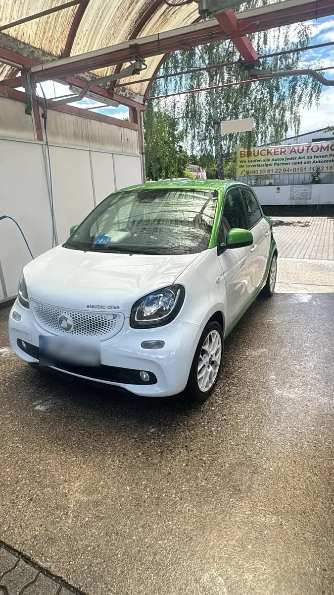 Gebraucht Smart ForFour Electric Drive 60 kW (82 PS) 2017 Weiß Kleinwagen
