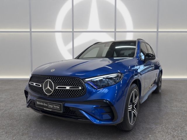 Blau Gebraucht 2024 Mercedes GLC400d AMG line SUV | 71.930 € (Fairer Preis) - Bild 1/4