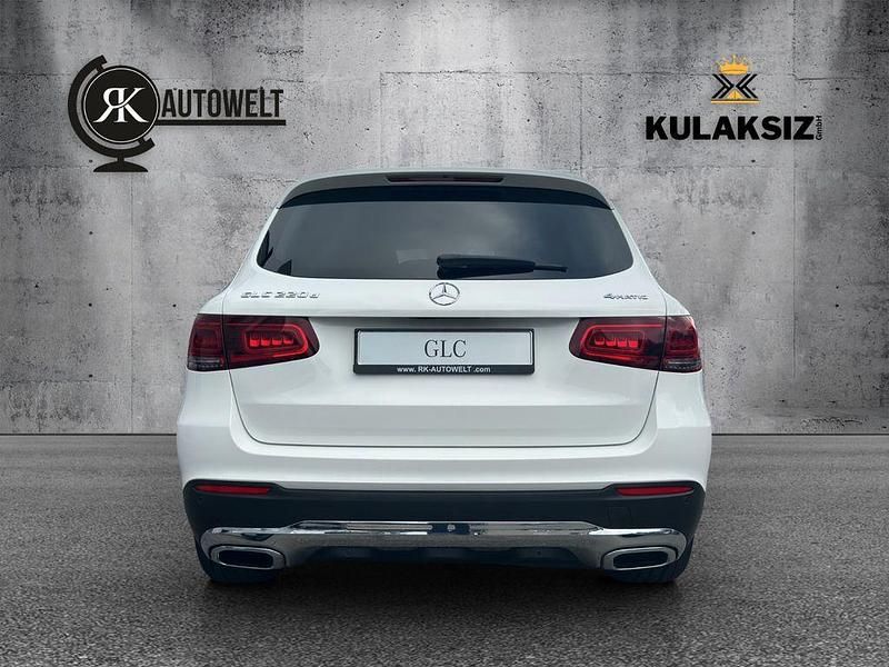 Gebraucht Mercedes GLC220 194 PS (142 kW) 2019 Weiß SUV