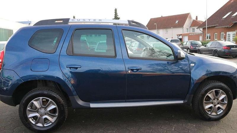 Gebraucht Dacia Duster Prestige 125 PS (91 kW) 2015 Blau cosmos SUV