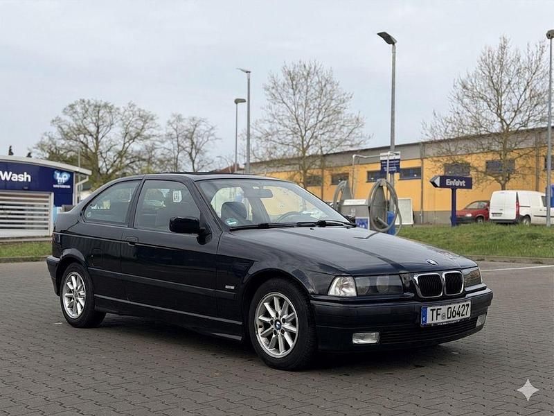 Gebraucht BMW 316 Basis 102 PS (75 kW) 1999 Schwarz Coupé