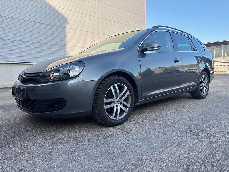 Gebraucht VW Golf VI Comfortline 122 PS (89 kW) 2010 Grau Kleinwagen