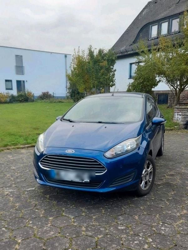 Blau Gebraucht 2014 Ford Fiesta SYNC Edition Kleinwagen | 5.400 € (Fairer Preis) - Bild 1/4